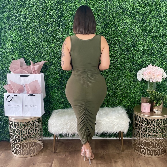 ❌SOLD OUT❌ Ruched Maxi Dress - Picture 5 of 5